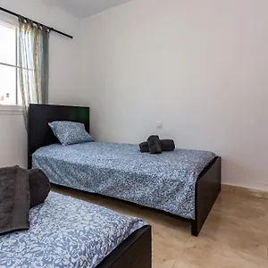 https://bright-apartment-5-minutes-walking-from-the-beach.in-canary-islands.com